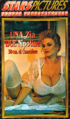 Una Zia, Due Nipotine... 30 cm di Cameriere  / Одна Тетя, Две Племянницы... 30 см у Камердинера  Babette, Karin Schubert , Persia, Chessie Moore